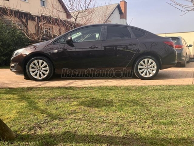 OPEL ASTRA Sedan 1.6 Active