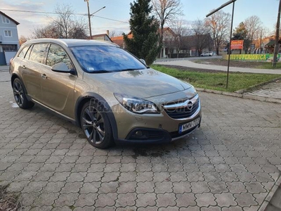 OPEL INSIGNIA Sports Tourer 2.0 CDTI AWD COUNTRY Start Stop