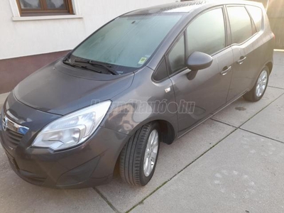 OPEL MERIVA B 1.7 CDTI Cosmo