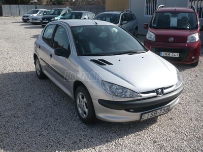 PEUGEOT 206 1.1 Open