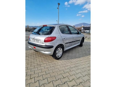 PEUGEOT 206 1.4 Color Line