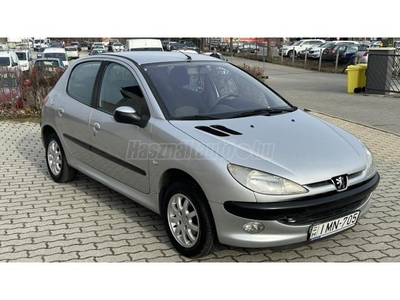 PEUGEOT 206 1.4 Presence Magyarországi. Valós 195 ezer Km.Jó motor és műszaki állapot.egészséges kaszni