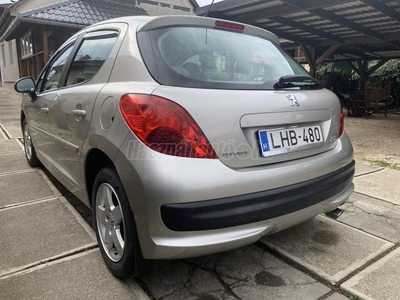 PEUGEOT 207 1.4 VTi Trendy