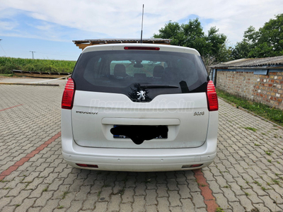 PEUGEOT 5008 1.6 THP Premium