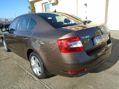 SKODA OCTAVIA 1.6 CR TDI Style M.o-i.szervizkönyves!