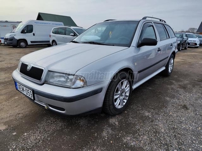 SKODA OCTAVIA Combi 1.6 GLX SR