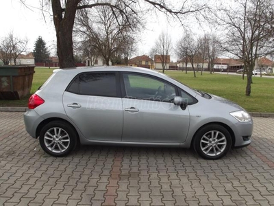 TOYOTA AURIS 1.6 Sol 2009 166.535 km!!!