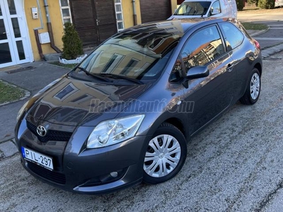 TOYOTA AURIS 2.0 D-4D Sol SZÉP MEGKÍMÉLT ÁLLAPOTBAN-GARANTÁLT KILOMÉTER!