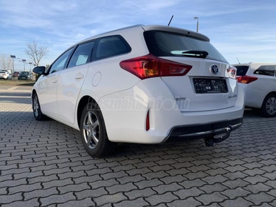 TOYOTA AURIS Touring Sports 1.8 HSD Active (Automata)