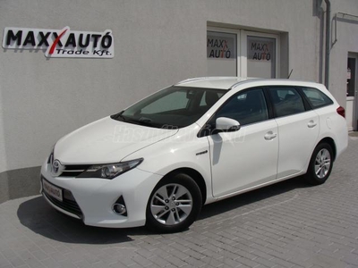 TOYOTA AURIS Touring Sports 1.8 HSD Active (Automata) TOLATÓKAMERA+VEZETETT SZERVIZKÖNYV!