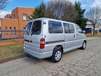 TOYOTA HI-ACE Hiace 2.4 D Glass Van 6 FŐ