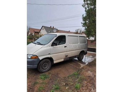 TOYOTA HI-ACE Hiace 2.5 D4-D Combi