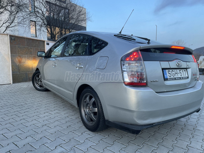 TOYOTA PRIUS 1.5 HSD Sol (Automata)