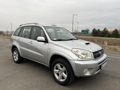 TOYOTA RAV 4 Rav4 2.0 D 4x4 Sol Plus Kitűnő állapotú! Digitklíma! Vonóhorog!