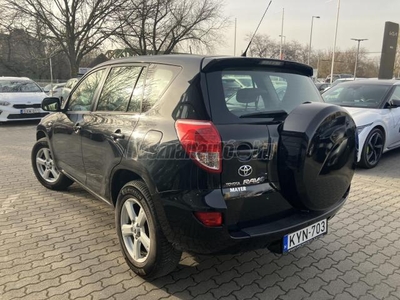 TOYOTA RAV 4 Rav4 2.2 D-4D 4x4 Leather. Magyar. Szervizkönyv. Bőr belső