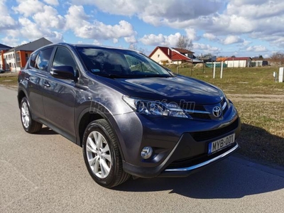 TOYOTA RAV 4 Rav4 2.2 DCAT Premium (Automata) MAGYARORSZÁGI-GARANTÁLT KILOMÉTER-SZÉP ÁLLAPOT!CSERÉLHETŐ!