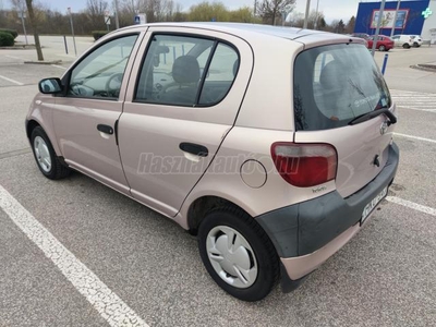 TOYOTA YARIS 1.0 Linea Terra