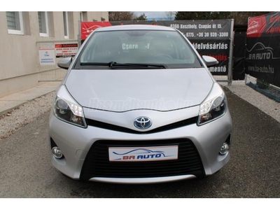 TOYOTA YARIS 1.5 HSD Active (Automata) /1 TULAJ/FRISS MŰSZAKI/NAVIGÁCIÓ/DIGIT.KLÍMA/TEMPOMAT/