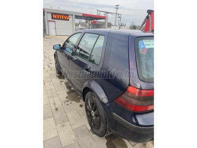 VOLKSWAGEN GOLF IV 1.6 25 év