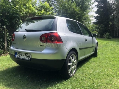 VOLKSWAGEN GOLF V 1.9 TDi Comfortline