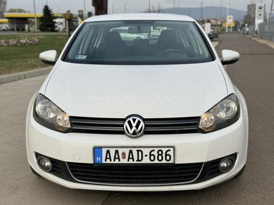 VOLKSWAGEN GOLF VI 1.6 TDi Highline DSG 105LE. Rendszeresen karbantartott. Új nyári gumiabroncsokkal!