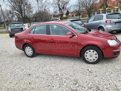 VOLKSWAGEN JETTA 1.6 FSI Comfortline 1 TULAJ.VÉGIG SZERVIZELVE