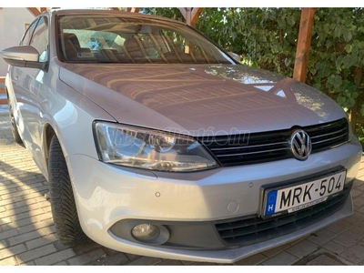 VOLKSWAGEN JETTA VI 1.6 CR TDI Comfortline