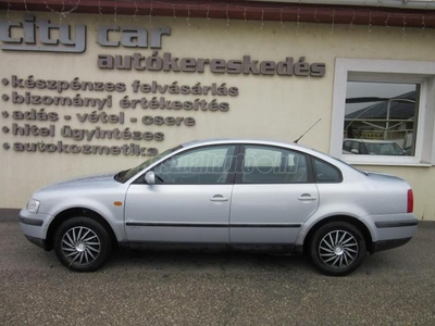 VOLKSWAGEN PASSAT V 1.6 Comfortline