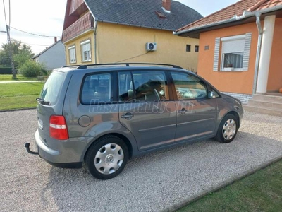 VOLKSWAGEN TOURAN 1.6 Trendline