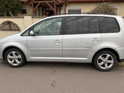 VOLKSWAGEN TOURAN 1.6 Trendline