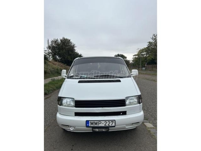 VOLKSWAGEN TRANSPORTER T4 Caravelle 2.5 TDI