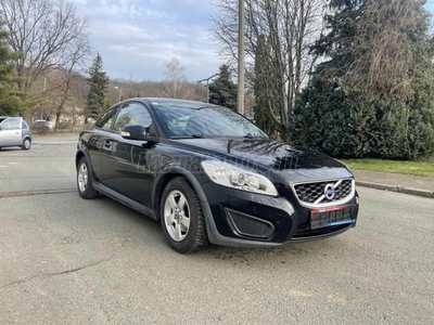 VOLVO C30 1.6 D [D2] Business Pro XENON - VÉGIG VEZETETT SZERVÍZKÖNYV