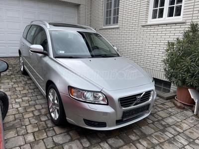 VOLVO V50 2.4 D [D5] Summum (Automata)