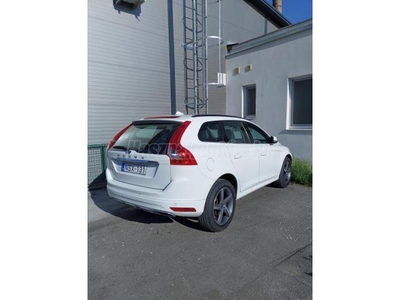 VOLVO XC60 2.0 D [D3] Momentum FWD