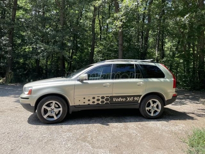 VOLVO XC90 2.4 D [D5] Momentum