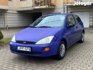 1 tulajdonostól újszerű ford focus 1.4 benzin