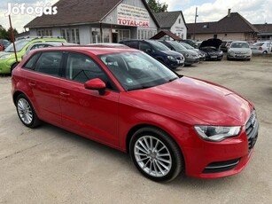 AUDI A3 Sportback 2.0 TDI Attraction Szervizkön...