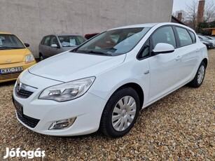 Opel Astra J 1.4 Essentia Makulátlan. újszerű á...