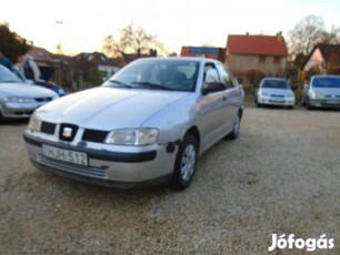 SEAT Cordoba 1.4 Signo Jó motorral.vonóhoroggal