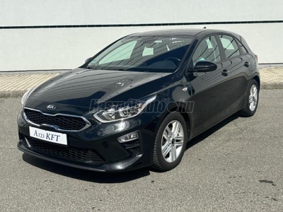 KIA CEE'D 1.4 CVVT Silver Szervízkönyves.Új modell