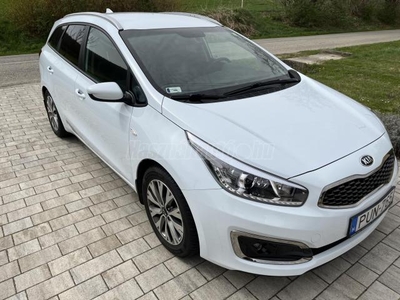 KIA CEE'D SW 1.6 GDI Silver