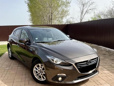 MAZDA 3 Sport 2.0 Attraction (Automata) Bi-xenon/Navi/RVM/50000KM/Végig szerviz