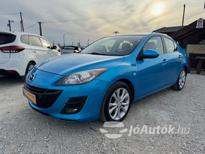 MAZDA Mazda 3