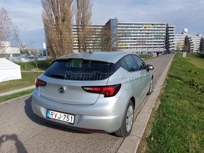 OPEL ASTRA K 1.4 T Start-Stop Enjoy GYÁRI GARANCIA. VEZETETT SZERVIZKÖNYV. 90.000 KM. 1 TULAJ. MAGYARORSZÁGI