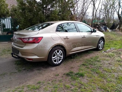 RENAULT MEGANE 1.6 SCe Zen