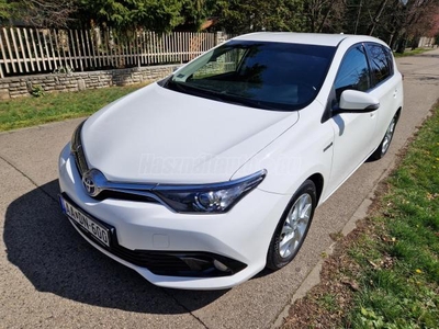 TOYOTA AURIS 1.8 HSD Executive (Automata)