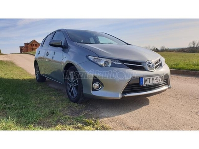 TOYOTA AURIS 1.8 HSD Icon (Automata) Auris Hybrid 1.8H CVT Icon Limited