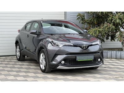 TOYOTA C-HR 1.2T Dynamic Comfort Garantált 32e KM!!. Magas felszereltség. Végig szervizelt. SÉRÜLÉSMENTES!!