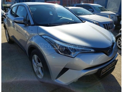 TOYOTA C-HR 1.8 Hybrid Executive e-CVT NAVI-SÁVTARTÓ-KÖV.RAD-ÜL-FŰT KM GARANCIA