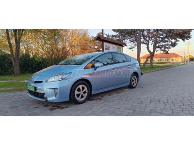 TOYOTA PRIUS PLUG-IN